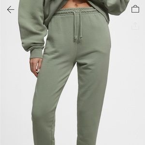 pull & bear olive green sweatpants joggers